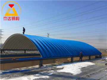 拱形屋頂圈梁處架設(shè)H鋼作為支座